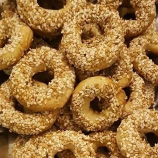 Kaak Sweet with Anis and Sesame كعك سويت باليانسون والسمسم