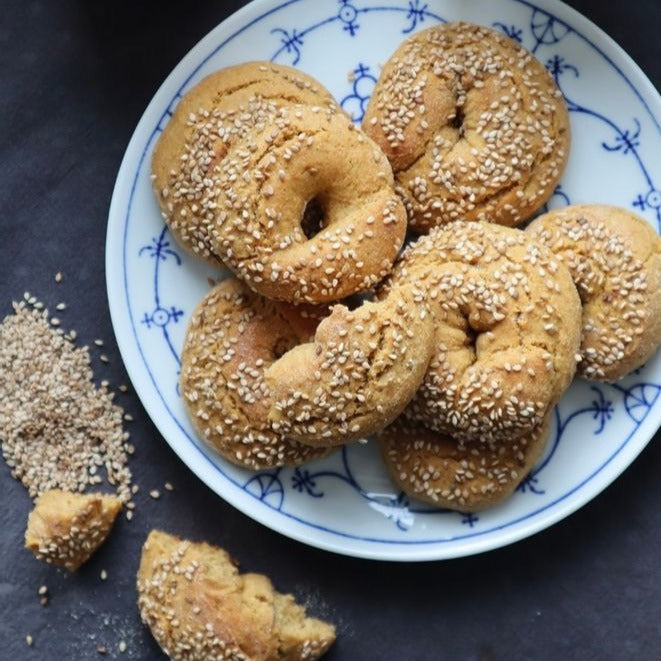 Kaak Sweet Sesame كعك بالسمسم